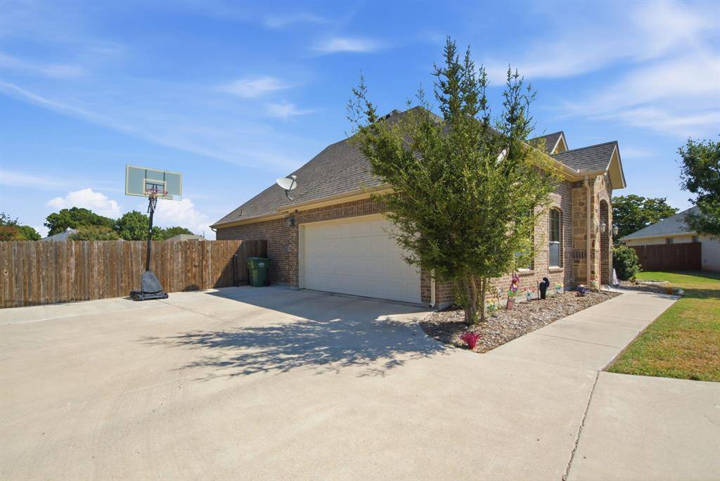 3112 White Horse Court, Granbury, TX 76049