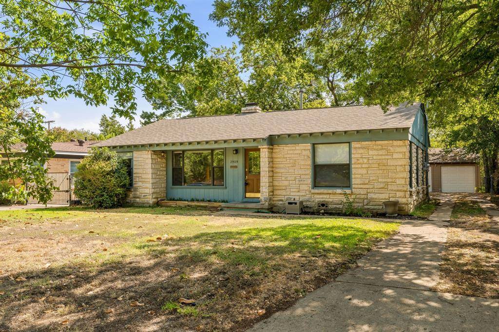2909 Ryan Place Drive, Fort Worth, TX 76110