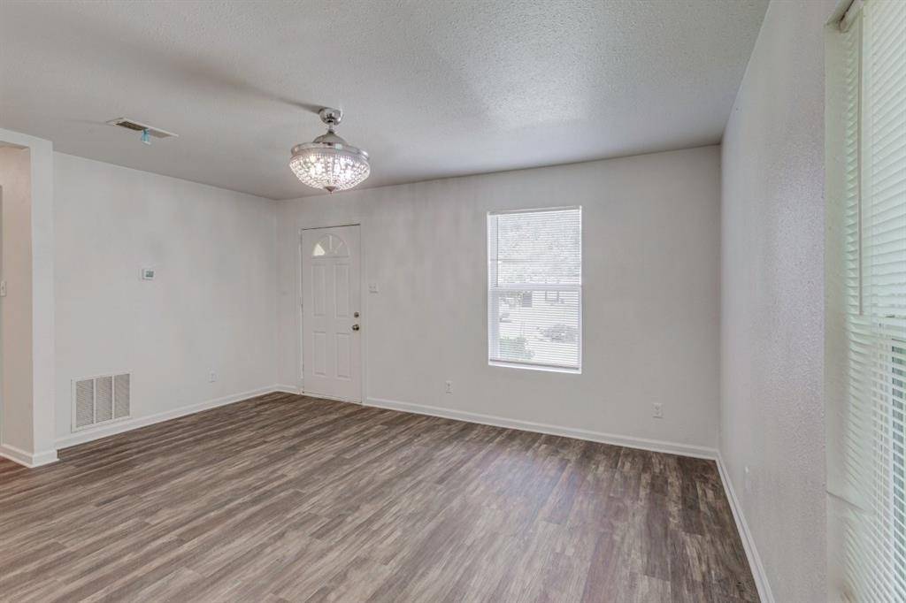 1738 Oak Hill Circle, Dallas, TX 75217