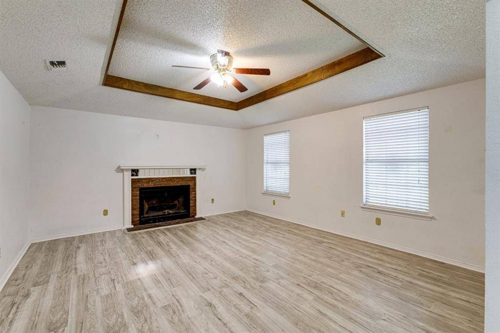 902 Wayne Avenue, Duncanville, TX 75137
