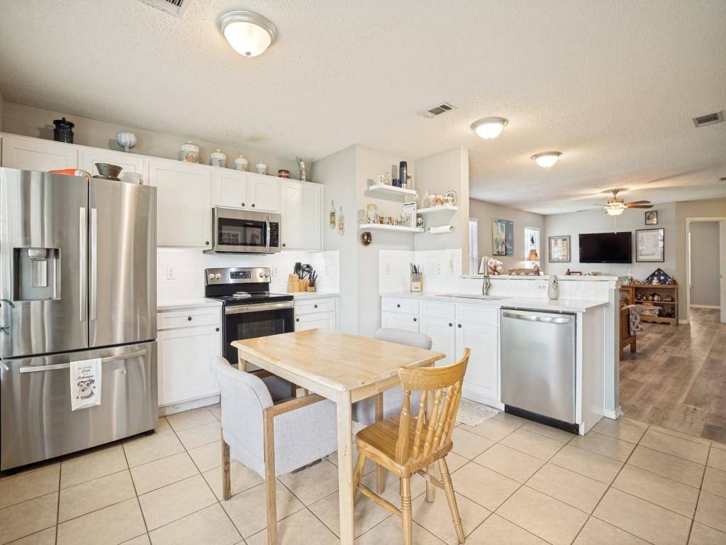 1036 Summit Drive, Justin, TX 76247