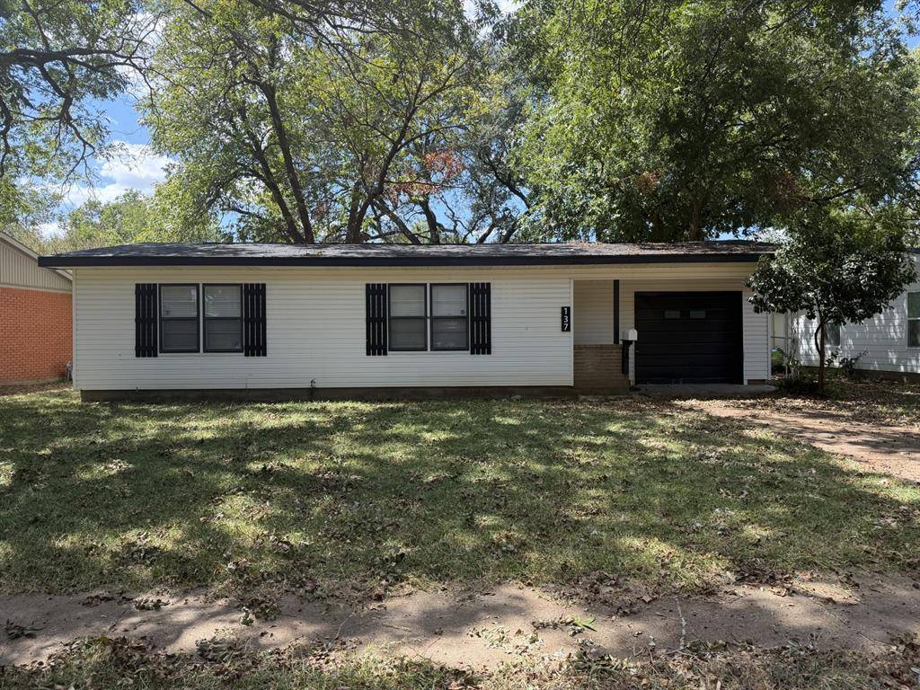 137 Bowie Street, Mcgregor, TX 76657
