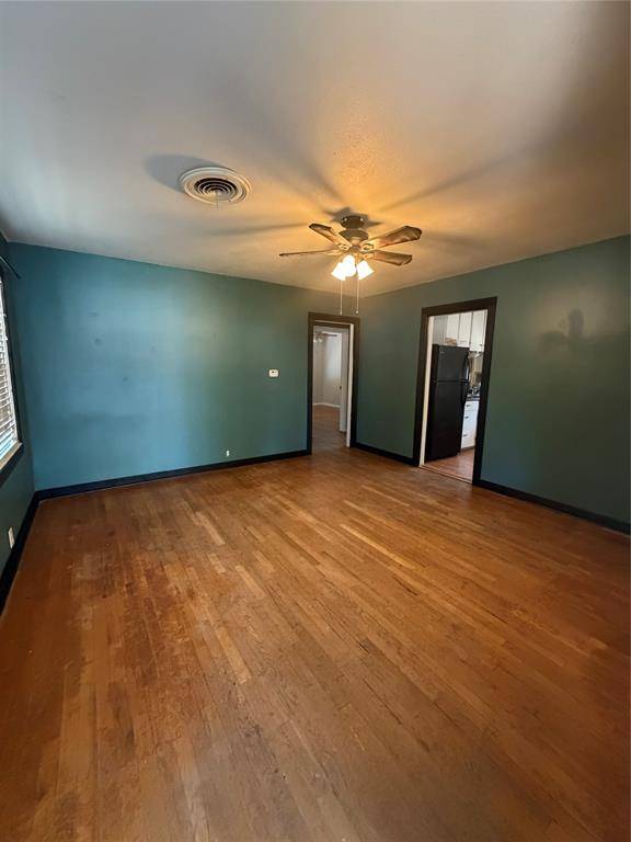 137 Bowie Street, Mcgregor, TX 76657