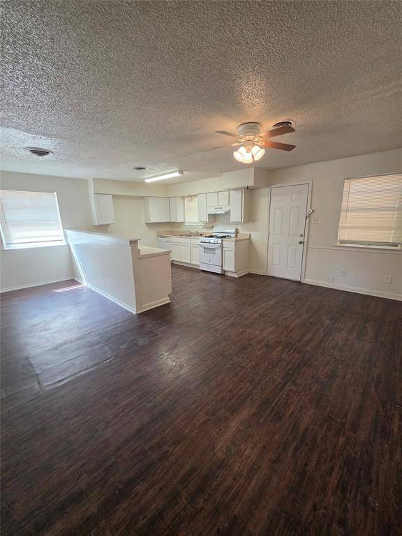 9421 Bluffcreek Drive, Dallas, TX 75227