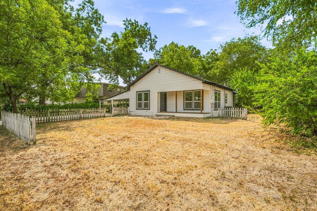 403 N Gaither Street, Glen Rose, TX 76043