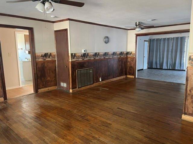 1817 Throckmorton Street, Gainesville, TX 76240
