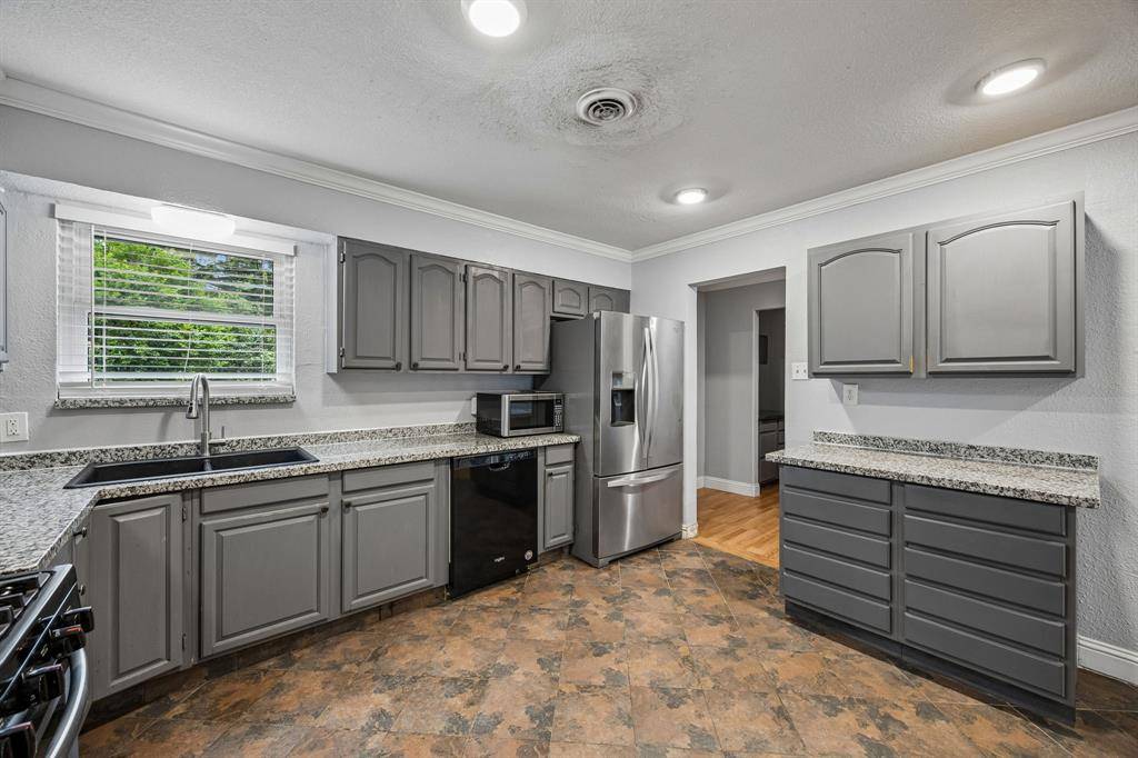 2332 Hartline Drive, Dallas, TX 75228
