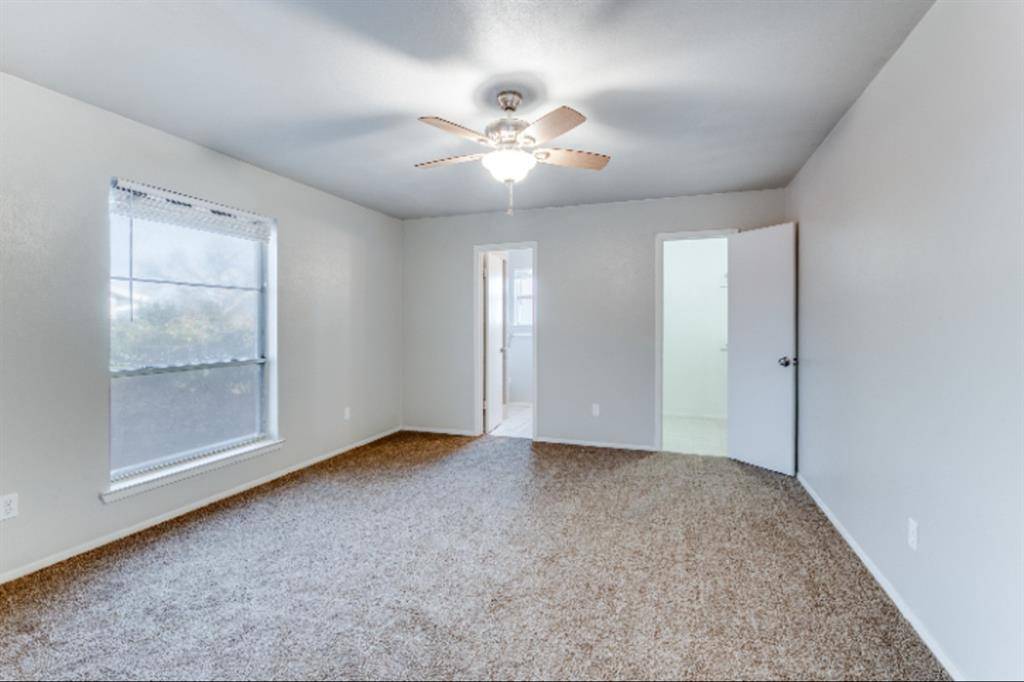 900 Skelly Street, Crowley, TX 76036