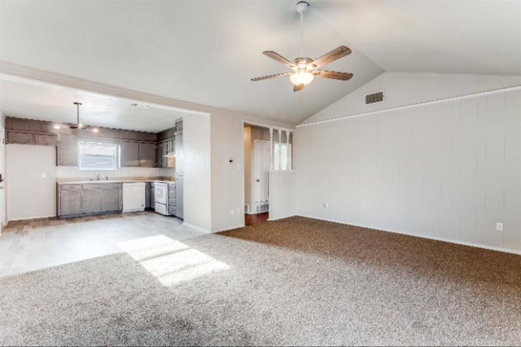 900 Skelly Street, Crowley, TX 76036