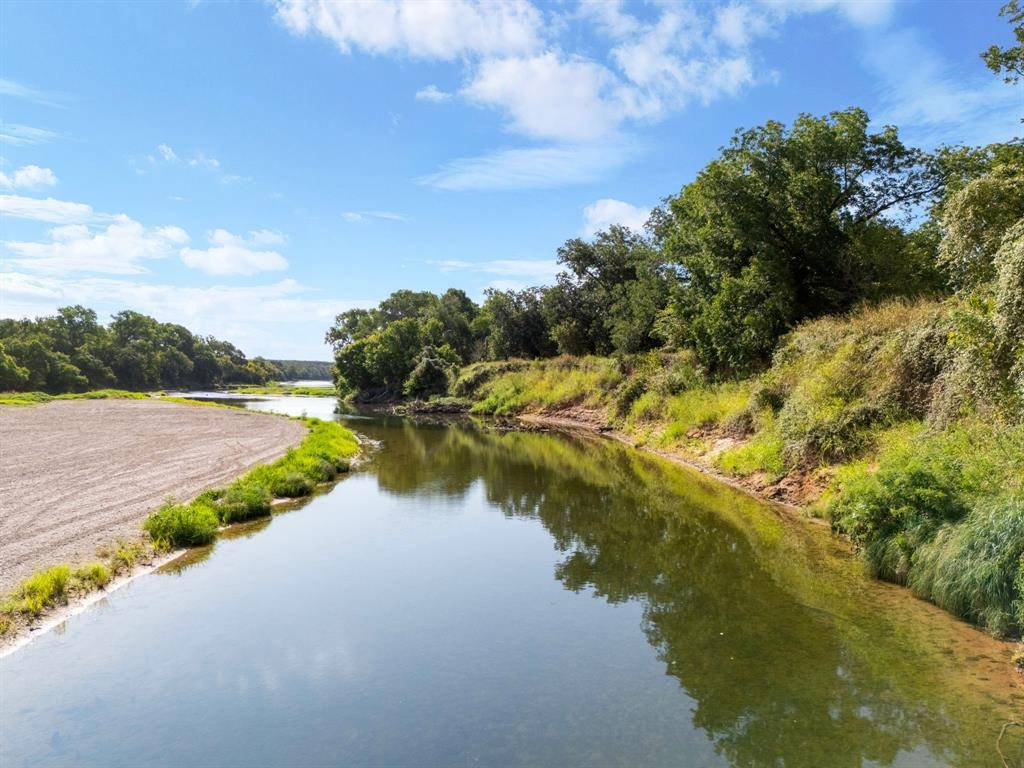 131 Private Road 3662, China Spring, TX 76633