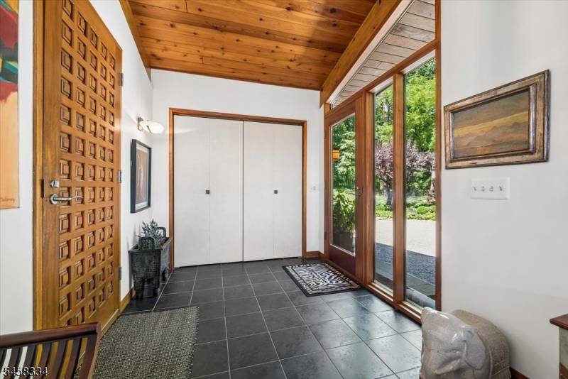15 Palatine Rd, Tewksbury Twp., NJ 07830