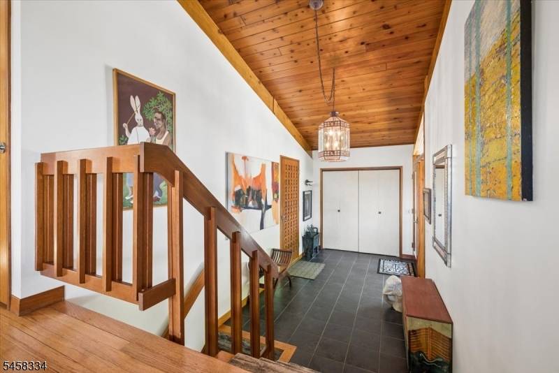 15 Palatine Rd, Tewksbury Twp., NJ 07830