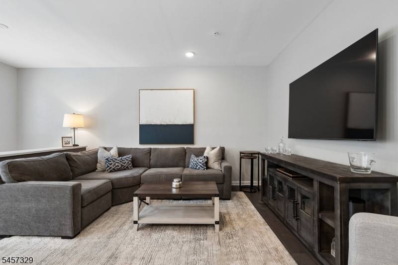 75 Robeson St, Somerville Boro, NJ 08876