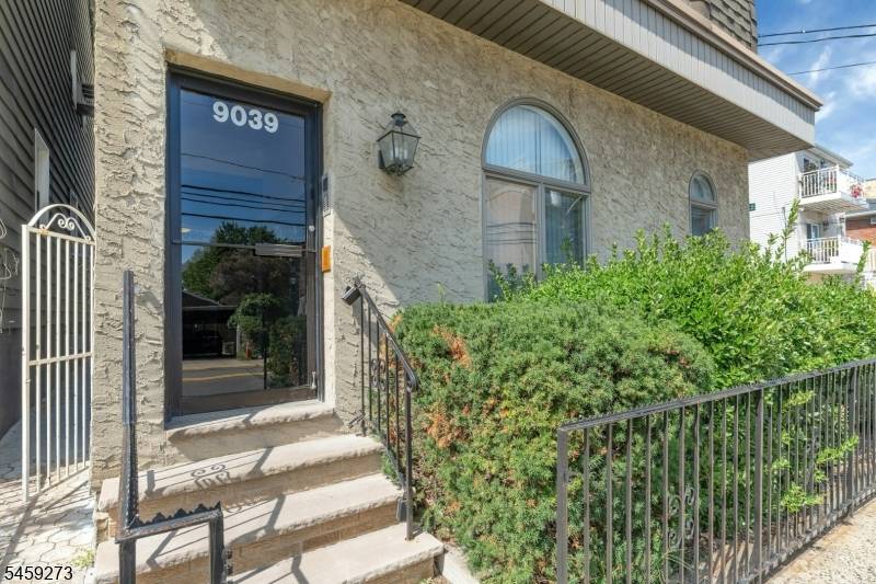 9039 Palisade Ave #4, North Bergen Twp., NJ 07047