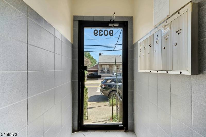 9039 Palisade Ave #4, North Bergen Twp., NJ 07047