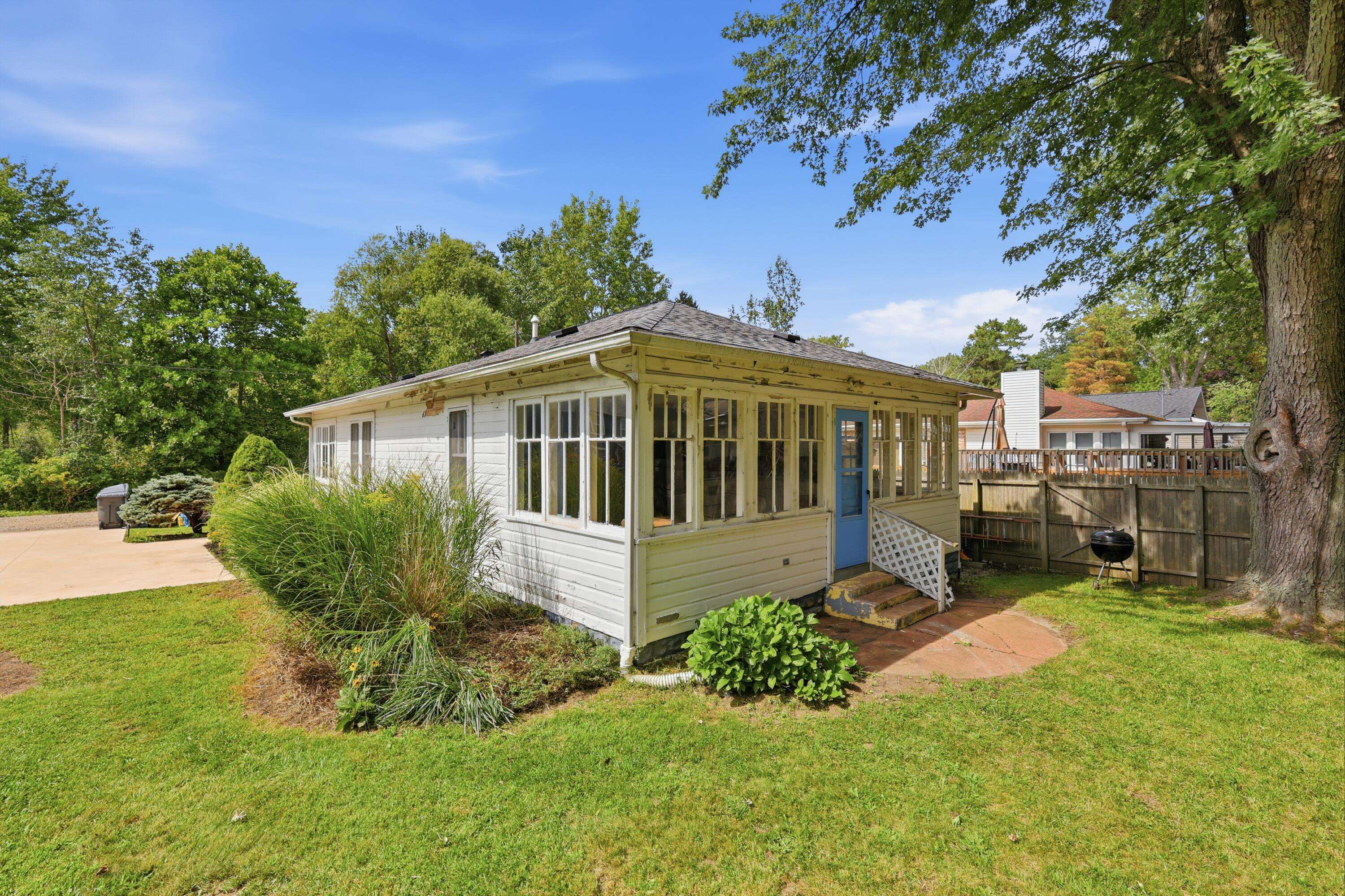 83 Pershing AVE, Casco Twp, MI 49090