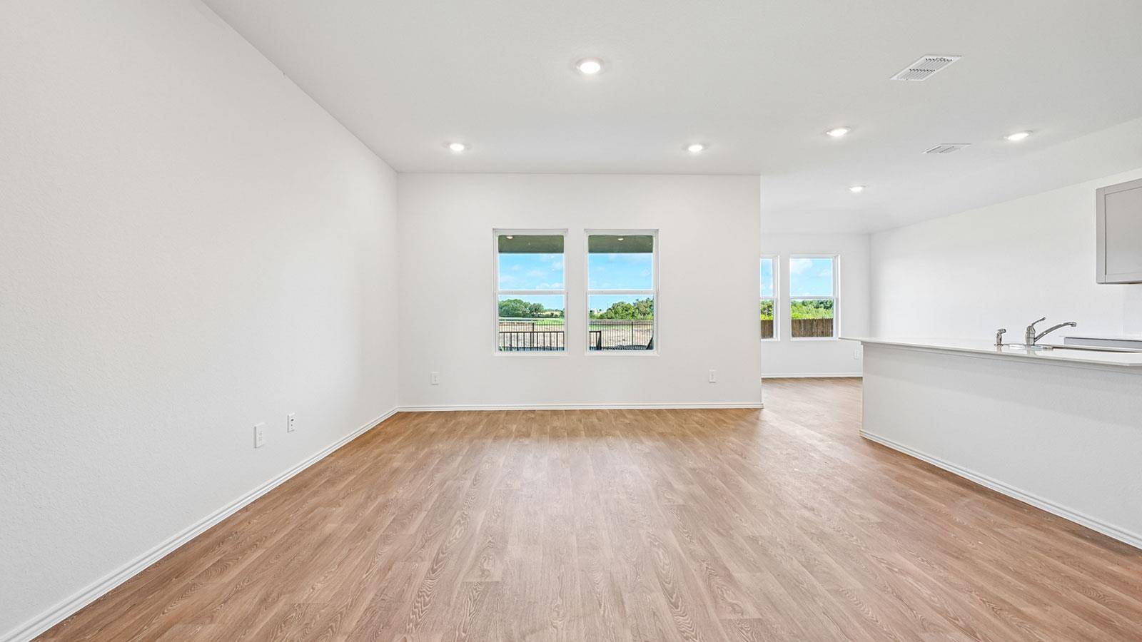 200 Salkeld DR, Uhland, TX 78640