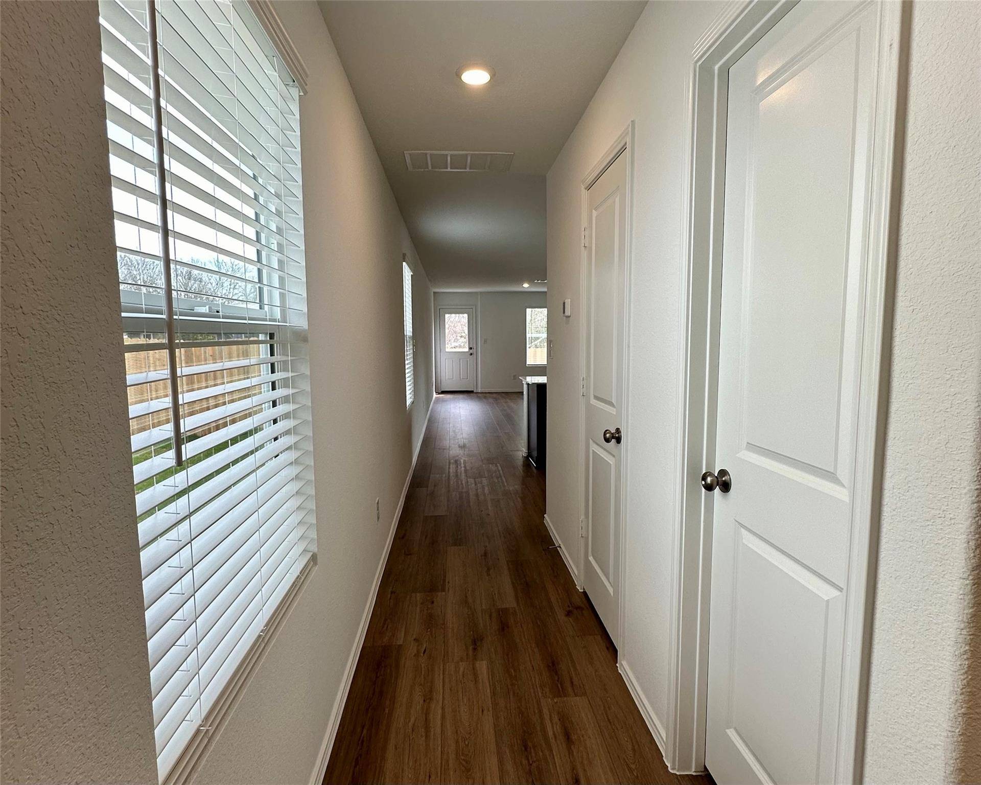 53 Trinity CIR, Lockhart, TX 78644