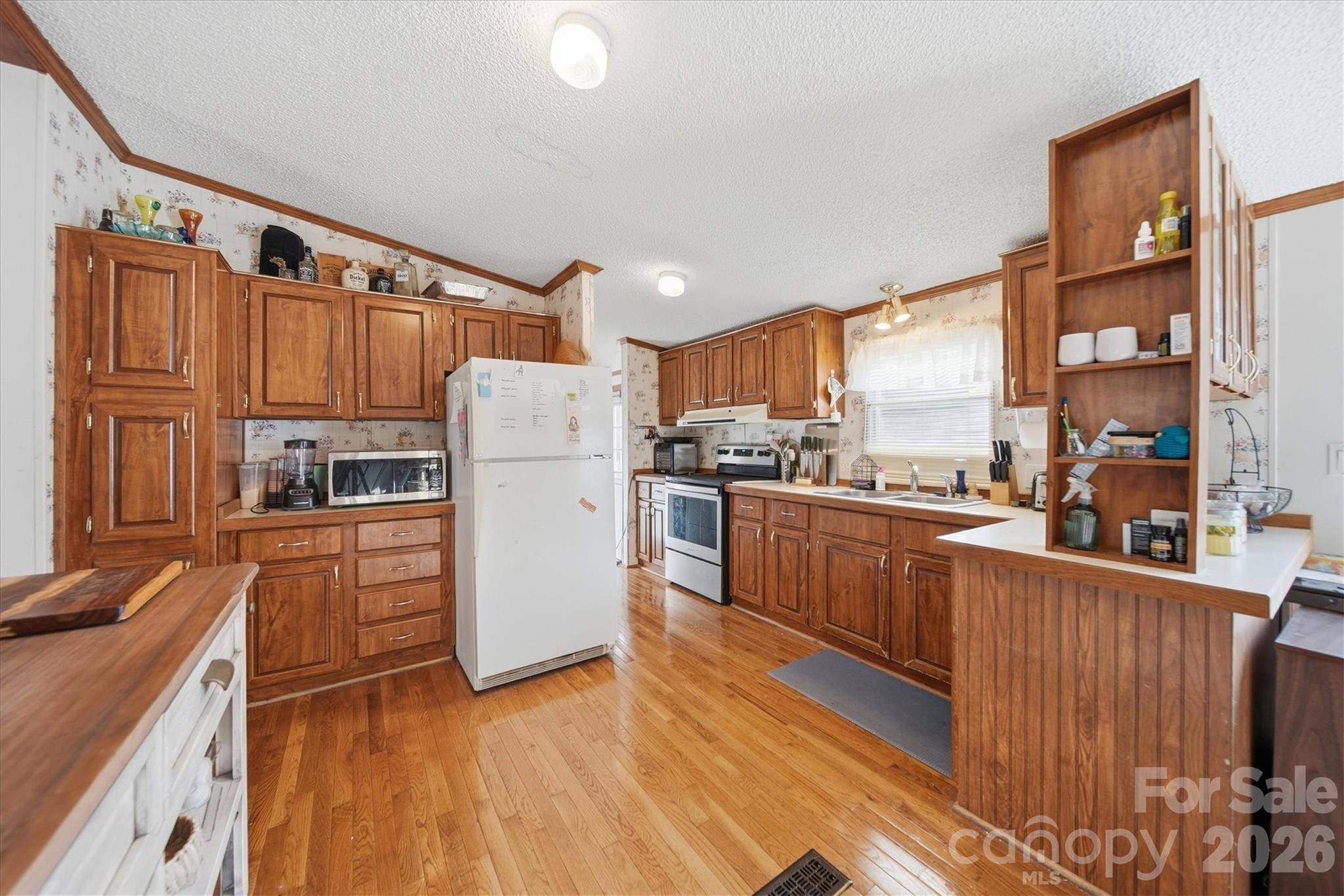 107 10th ST NE, Hildebran, NC 28637