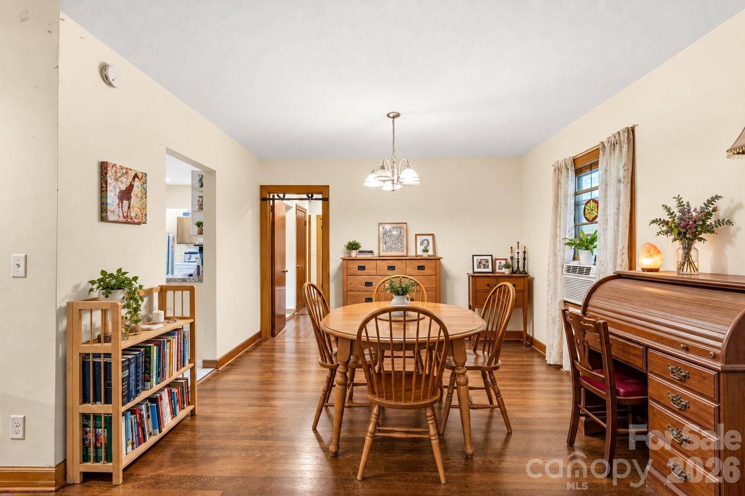 529 Alta Vista DR, Hendersonville, NC 28791