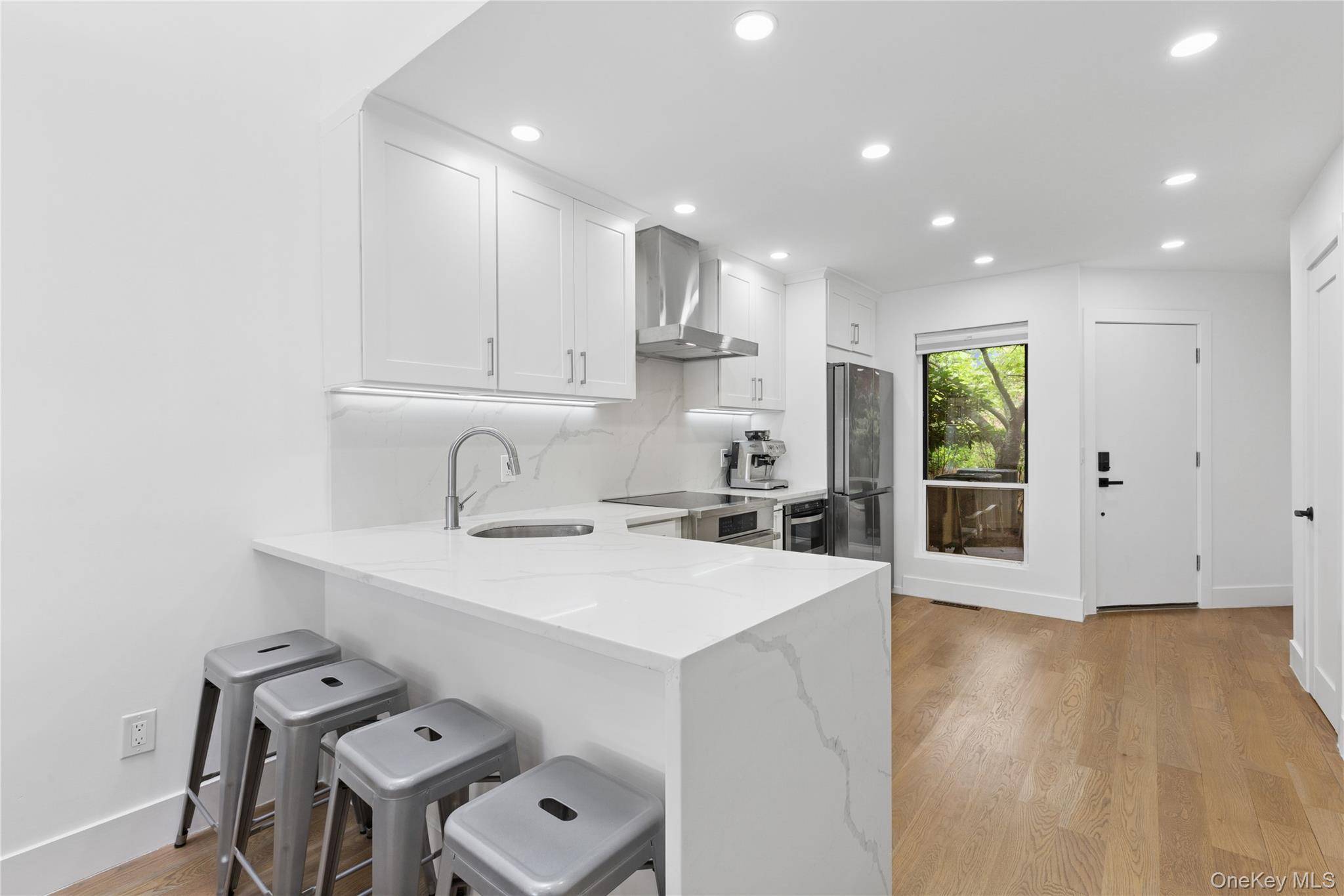 23 Library AVE #3, Westhampton Beach, NY 11978