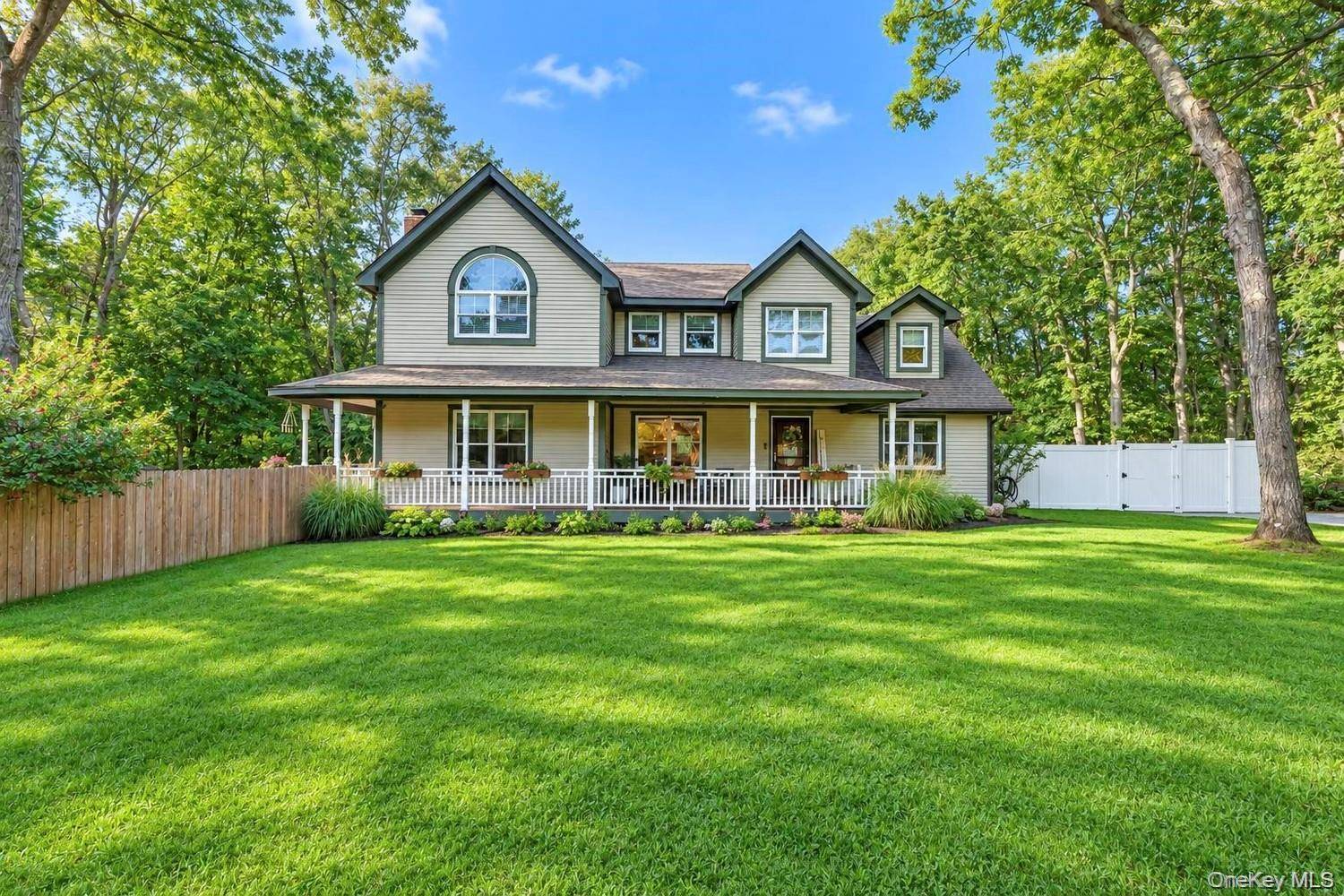 15 Hillcrest AVE, Port Jefferson, NY 11777