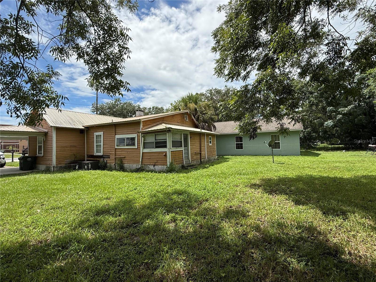 143 BULLDOG LN, Umatilla, FL 32784