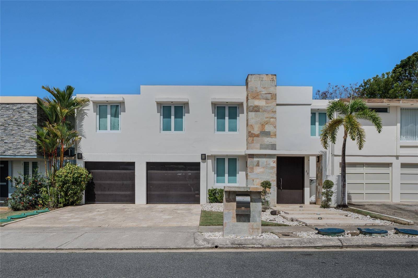 1 Street PRADO ALTO #J-7, Guaynabo, PR 00966