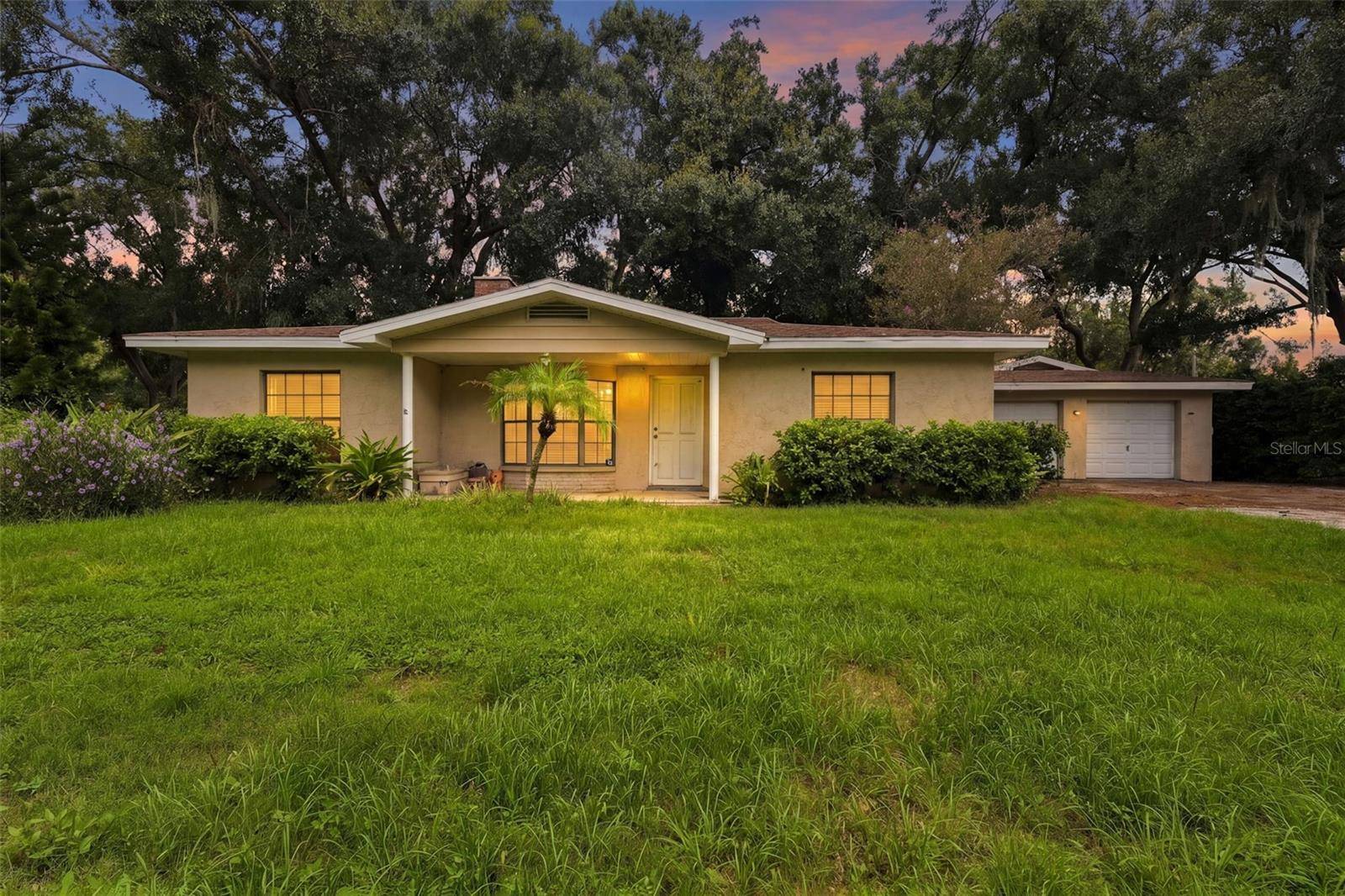 5903 LAKESIDE DR, Lutz, FL 33558