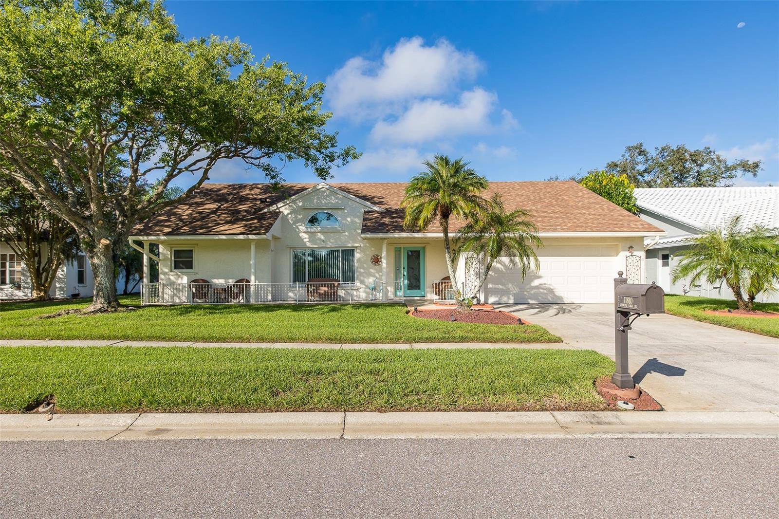 11810 SPANISH LAKE DR, Tampa, FL 33635