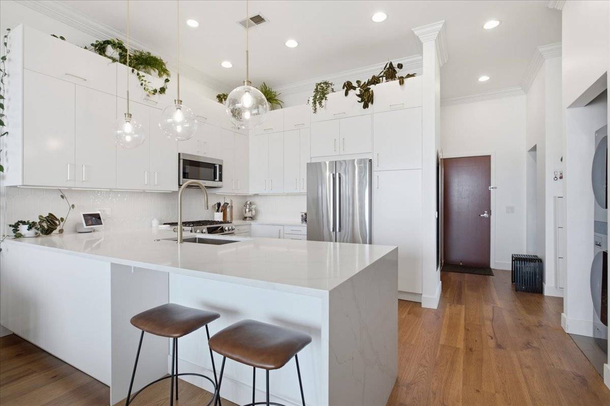 3920 N Sheridan RD #504, Chicago, IL 60613