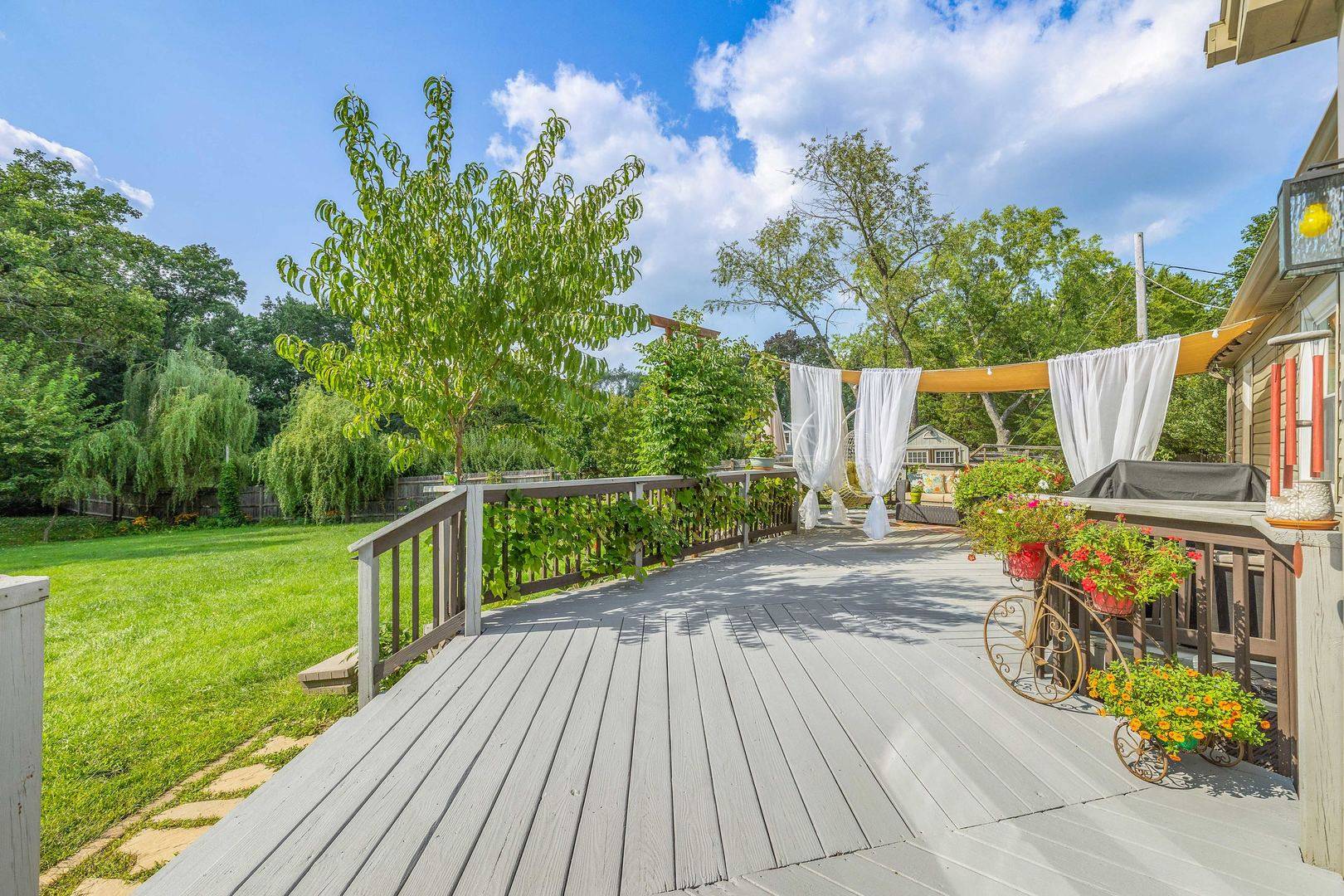 25996 W Indian Trail RD, Barrington, IL 60010