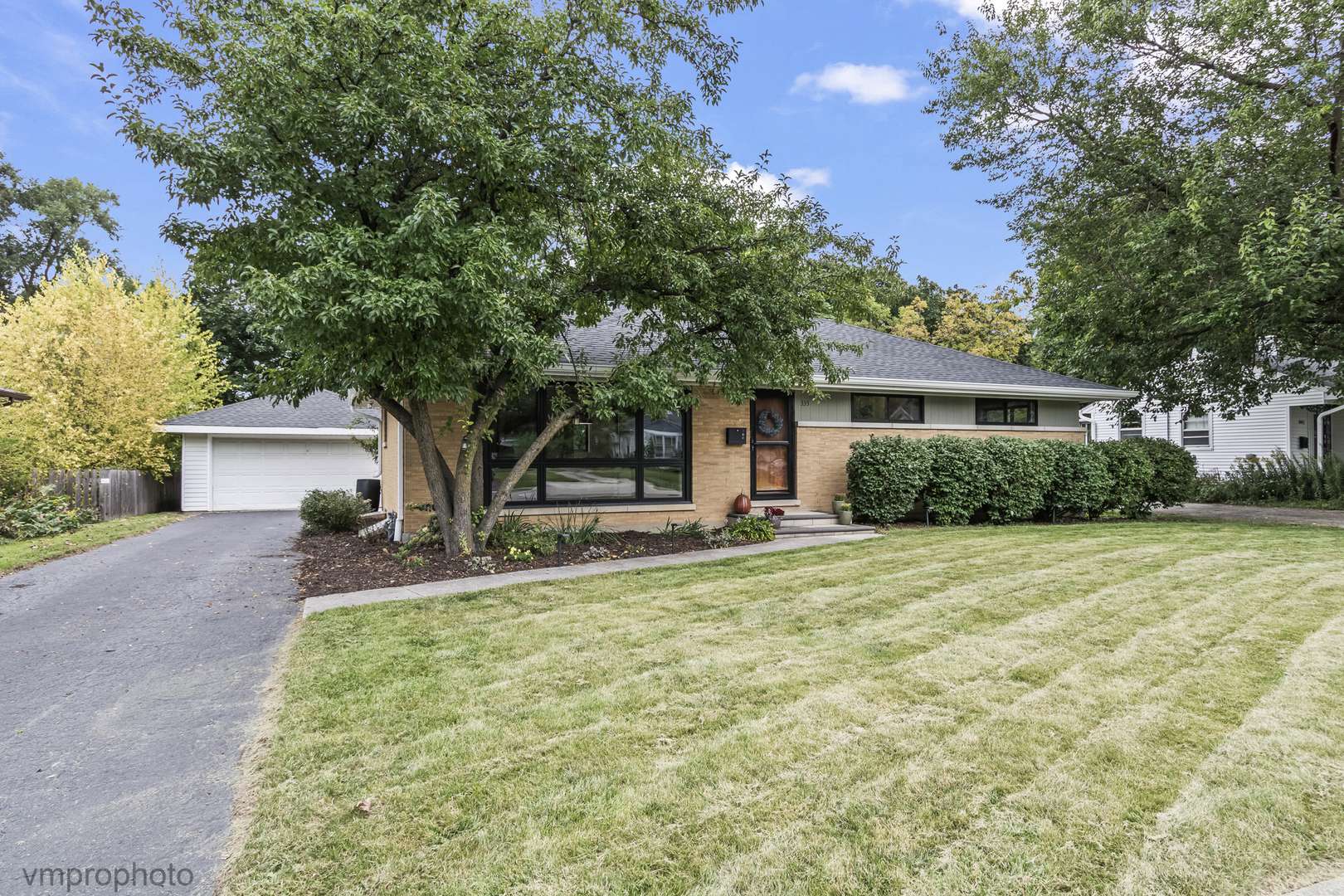 335 S Slusser ST, Grayslake, IL 60030