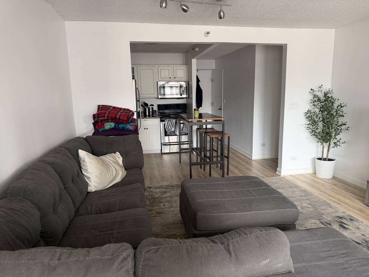 10 E Ontario ST #2012, Chicago, IL 60611