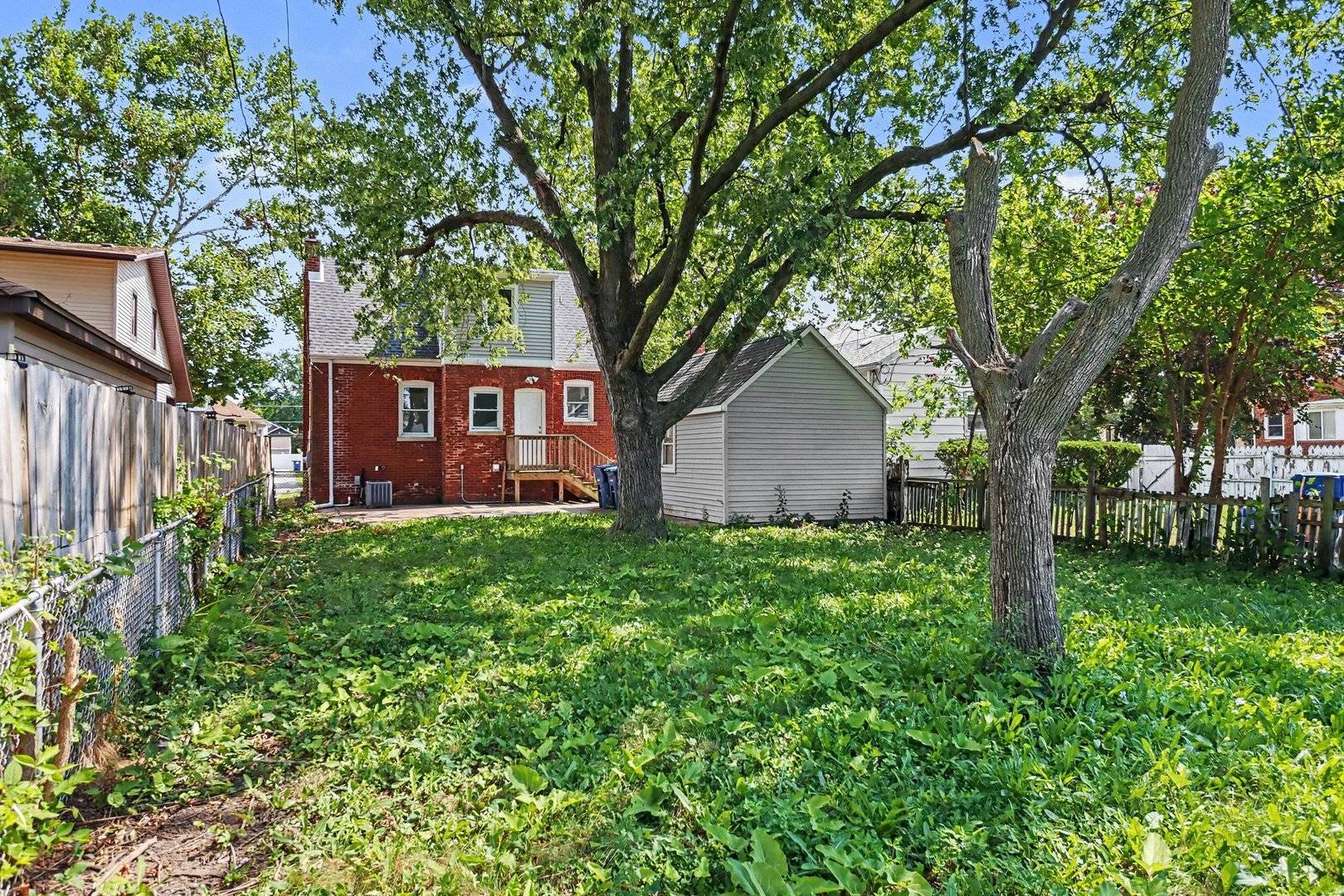 1934 S 6th AVE, Maywood, IL 60153
