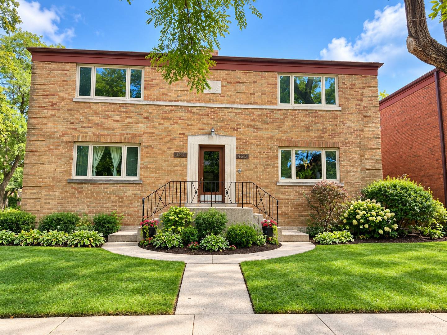427 Edgewood PL #2N, River Forest, IL 60305