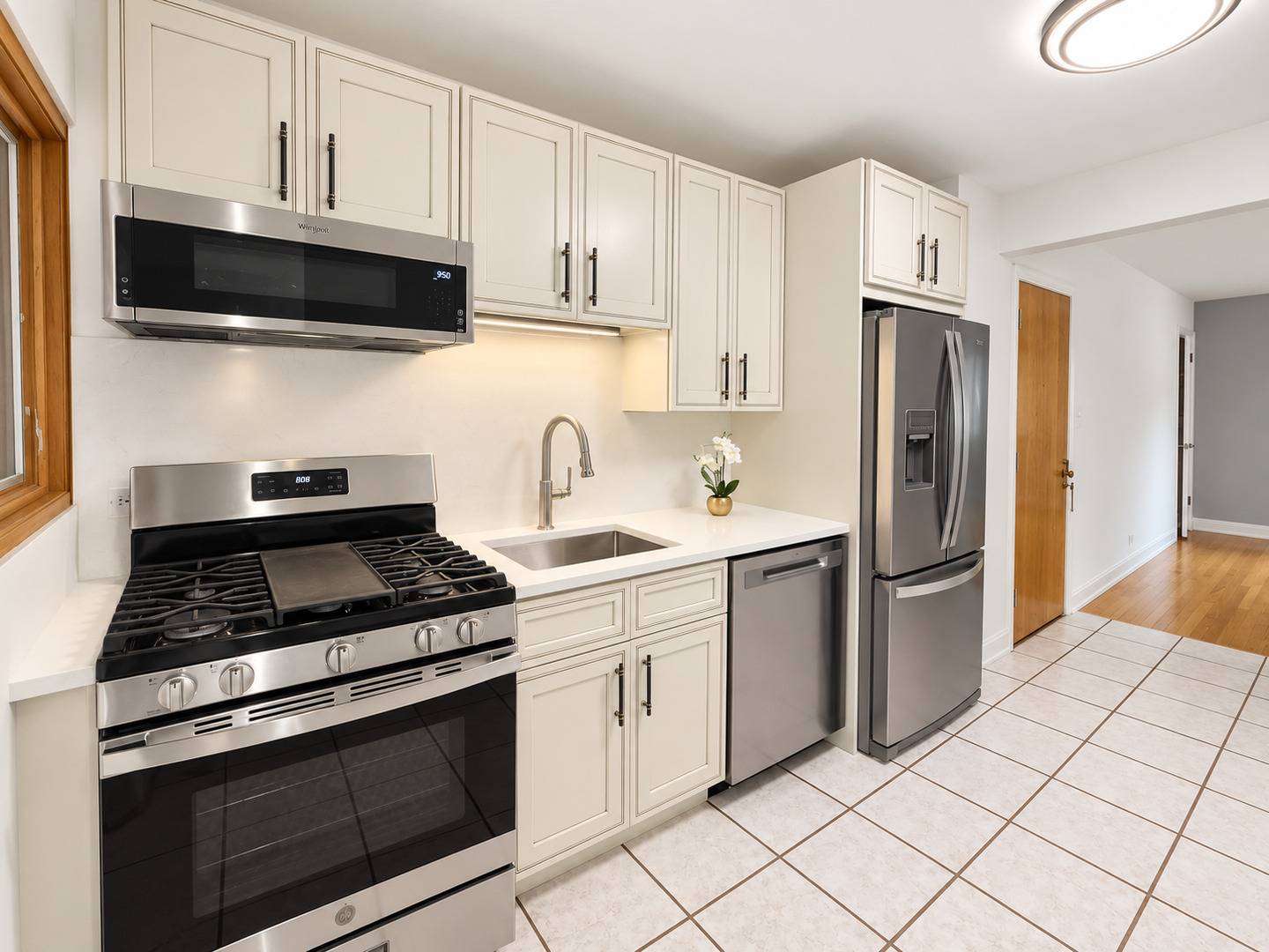 427 Edgewood PL #2N, River Forest, IL 60305