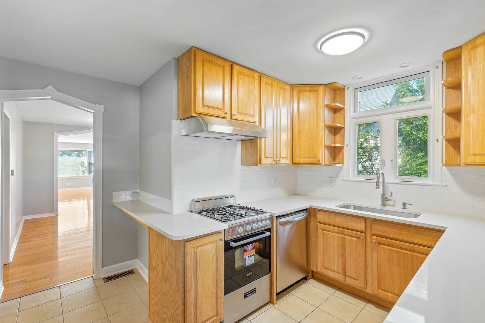 5128 W Ainslie ST, Chicago, IL 60630