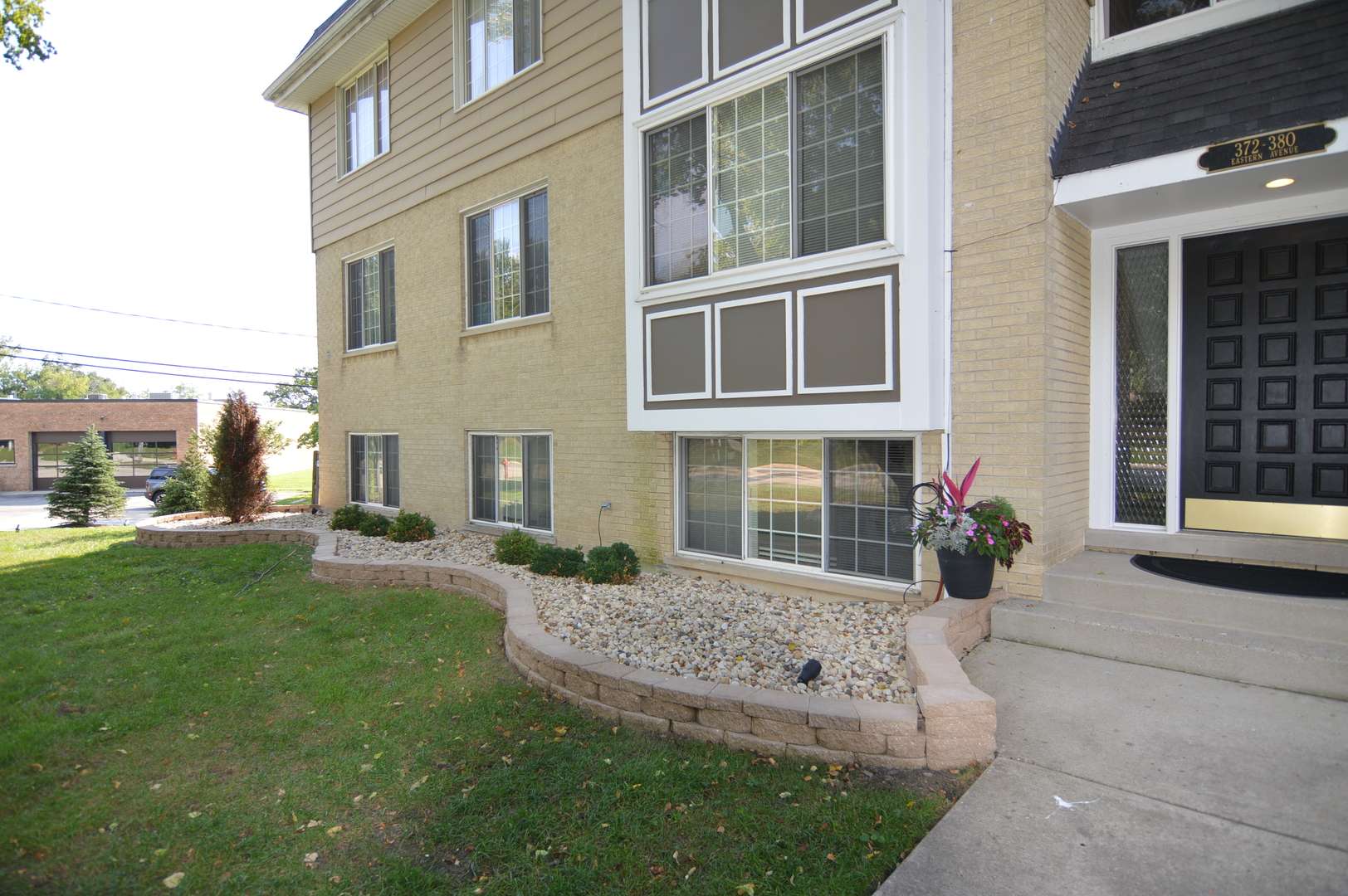 372 Eastern AVE #372, Barrington, IL 60010