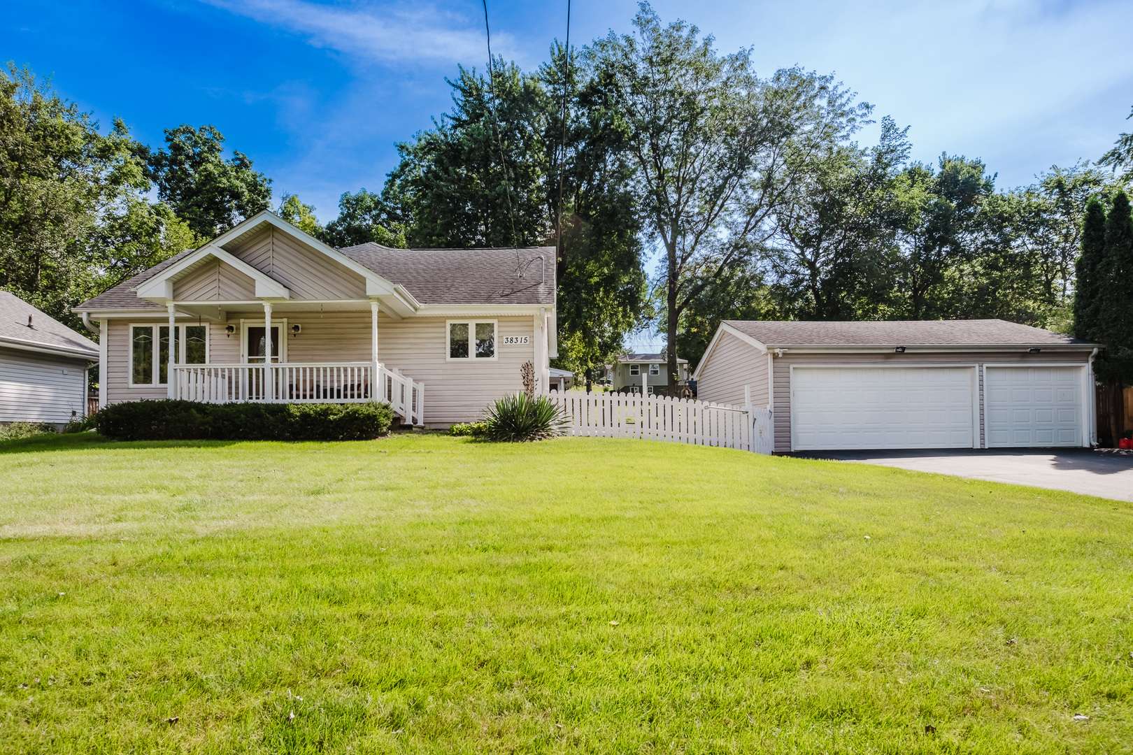 38315 N 5th AVE, Spring Grove, IL 60081