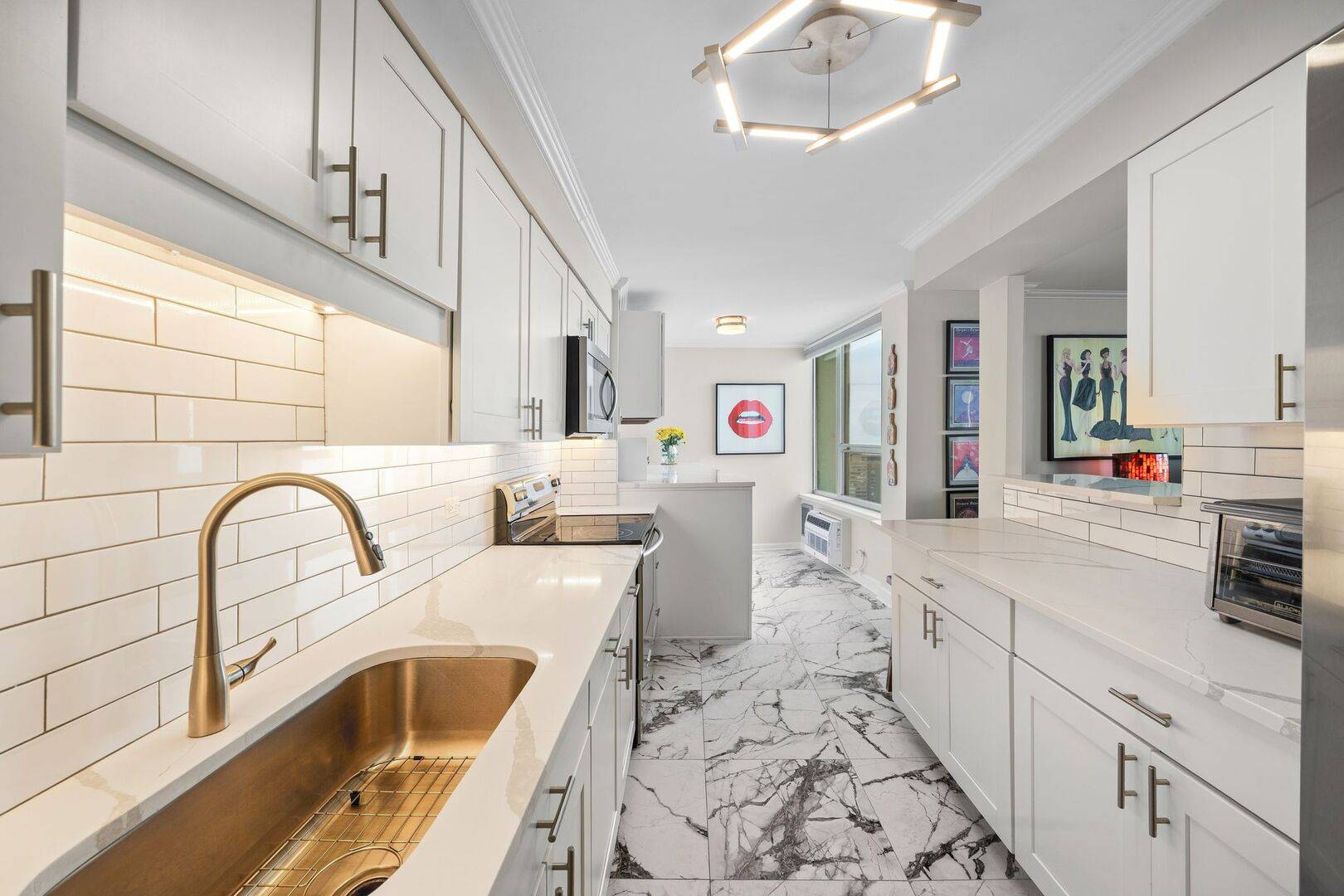 940 W Glenlake AVE #34D, Chicago, IL 60660