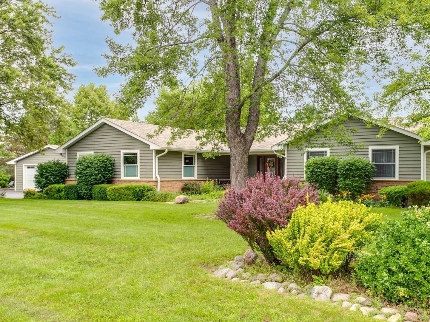 717 Roberts RD, Winthrop Harbor, IL 60096