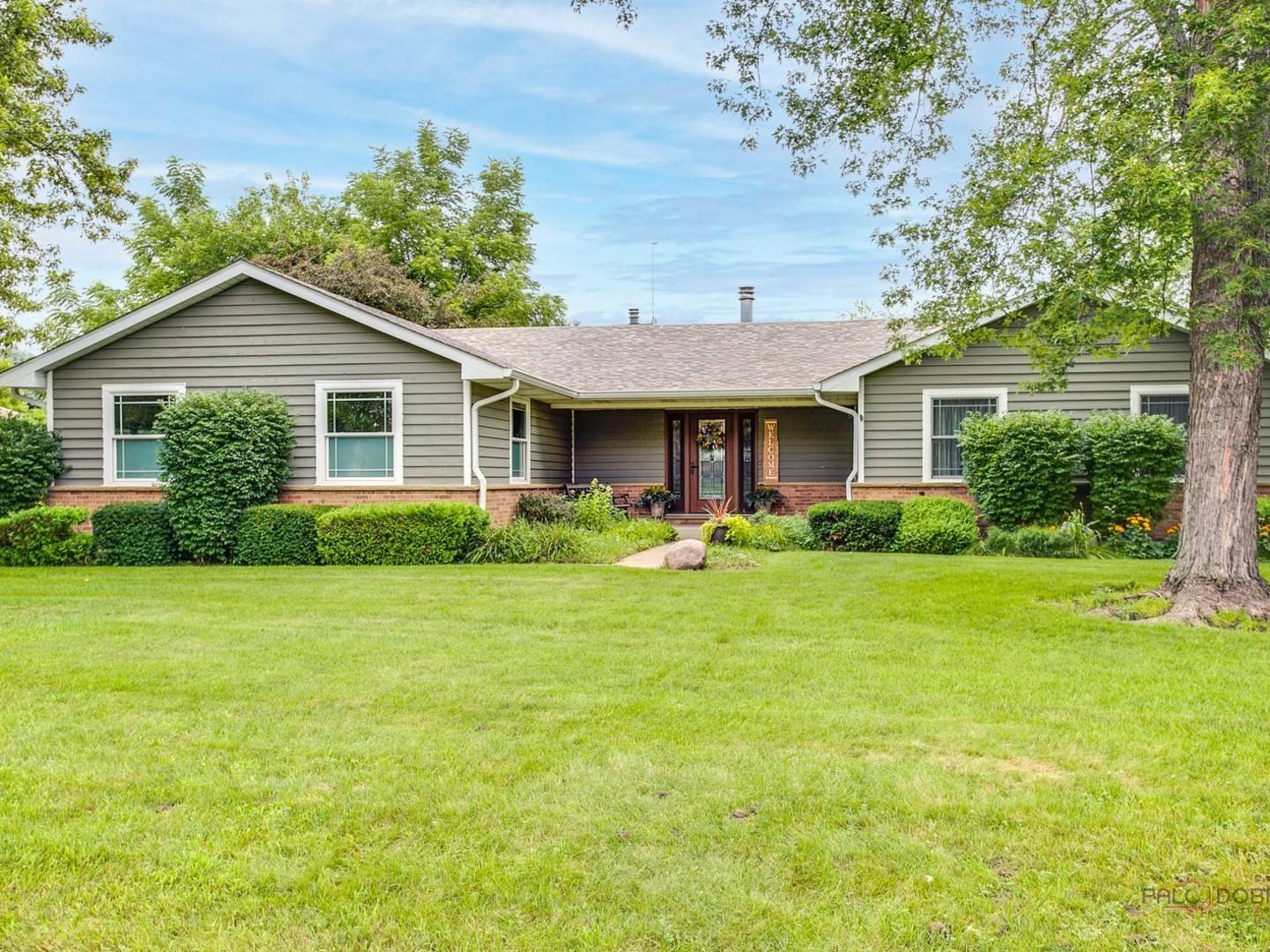 717 Roberts RD, Winthrop Harbor, IL 60096