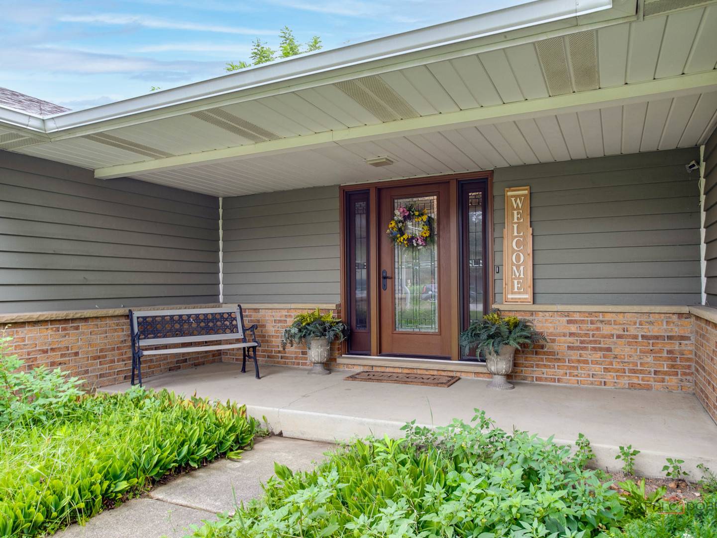 717 Roberts RD, Winthrop Harbor, IL 60096