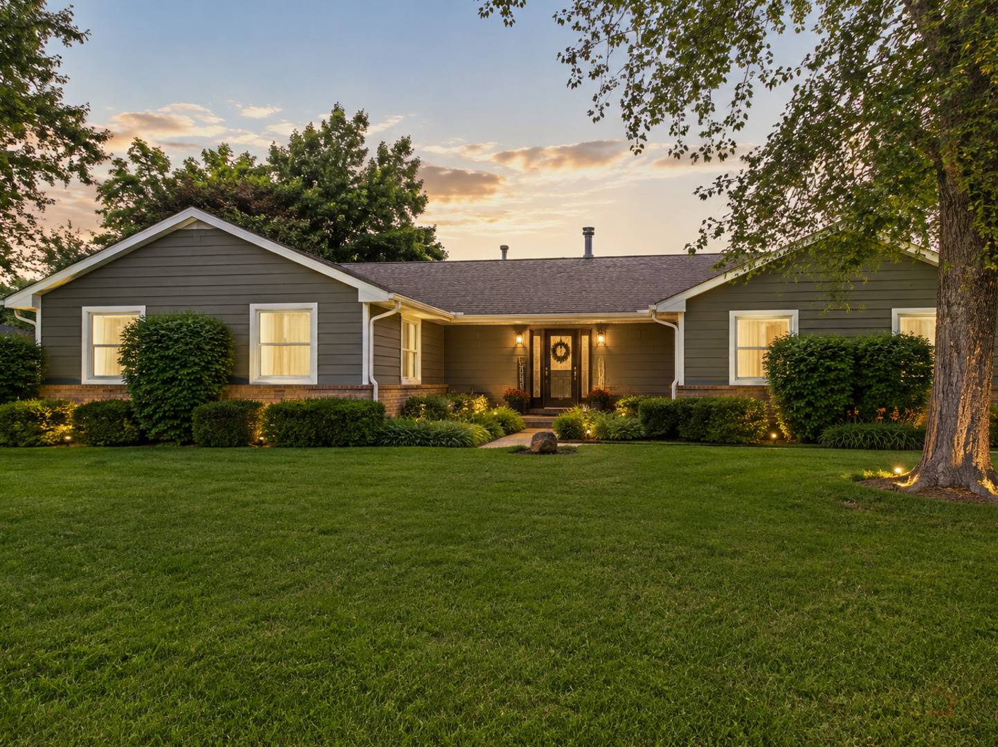 717 Roberts RD, Winthrop Harbor, IL 60096