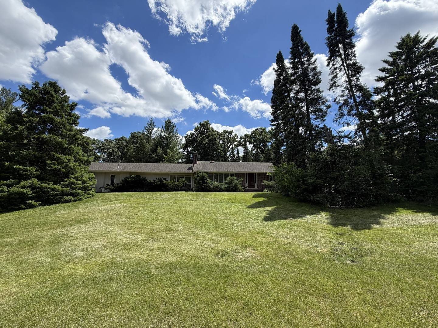 1842 Thomas Atkinson RD, Inverness, IL 60067