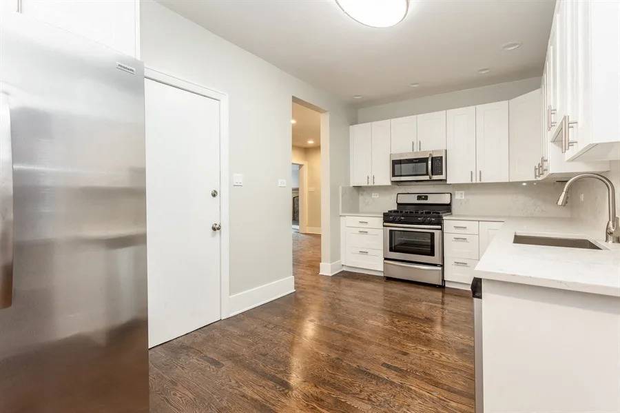 1209 E Madison Park BLVD, Chicago, IL 60615