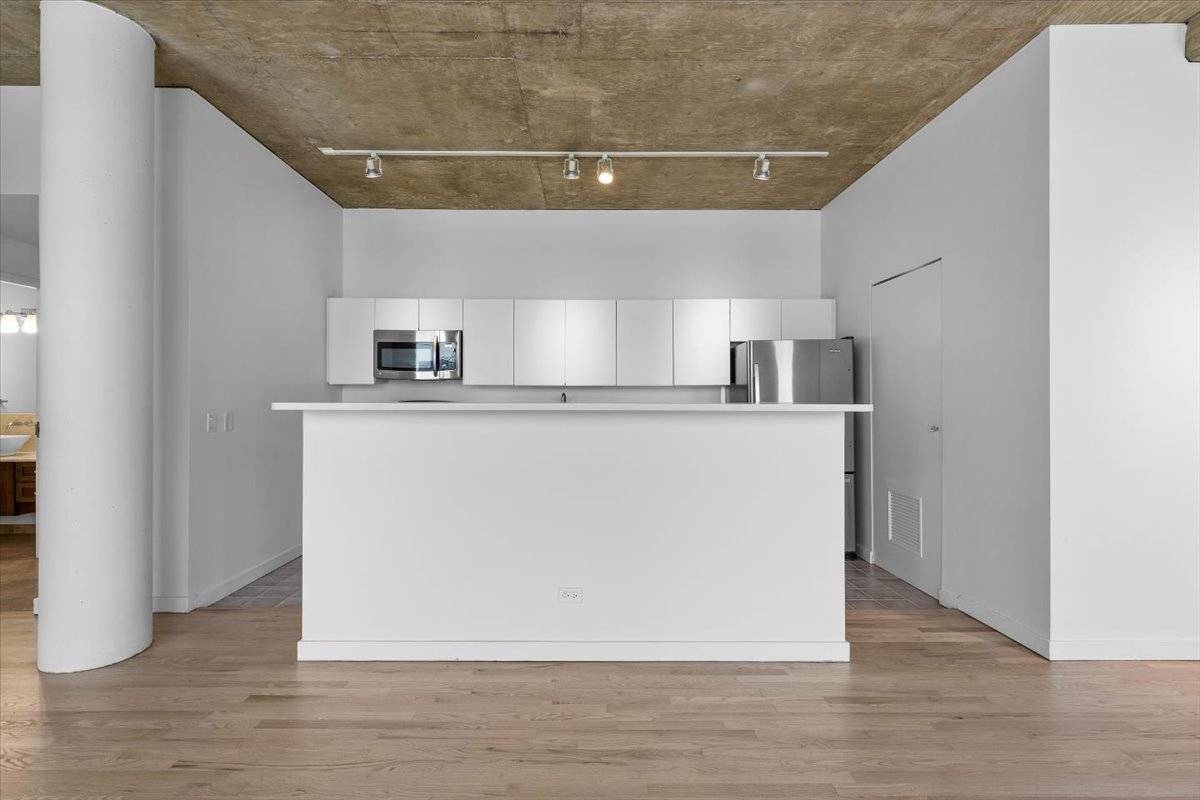 939 W Huron ST #308, Chicago, IL 60642