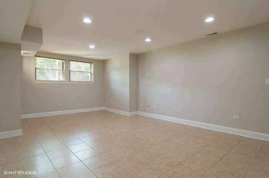 1330 W ARGYLE ST, Chicago, IL 60640