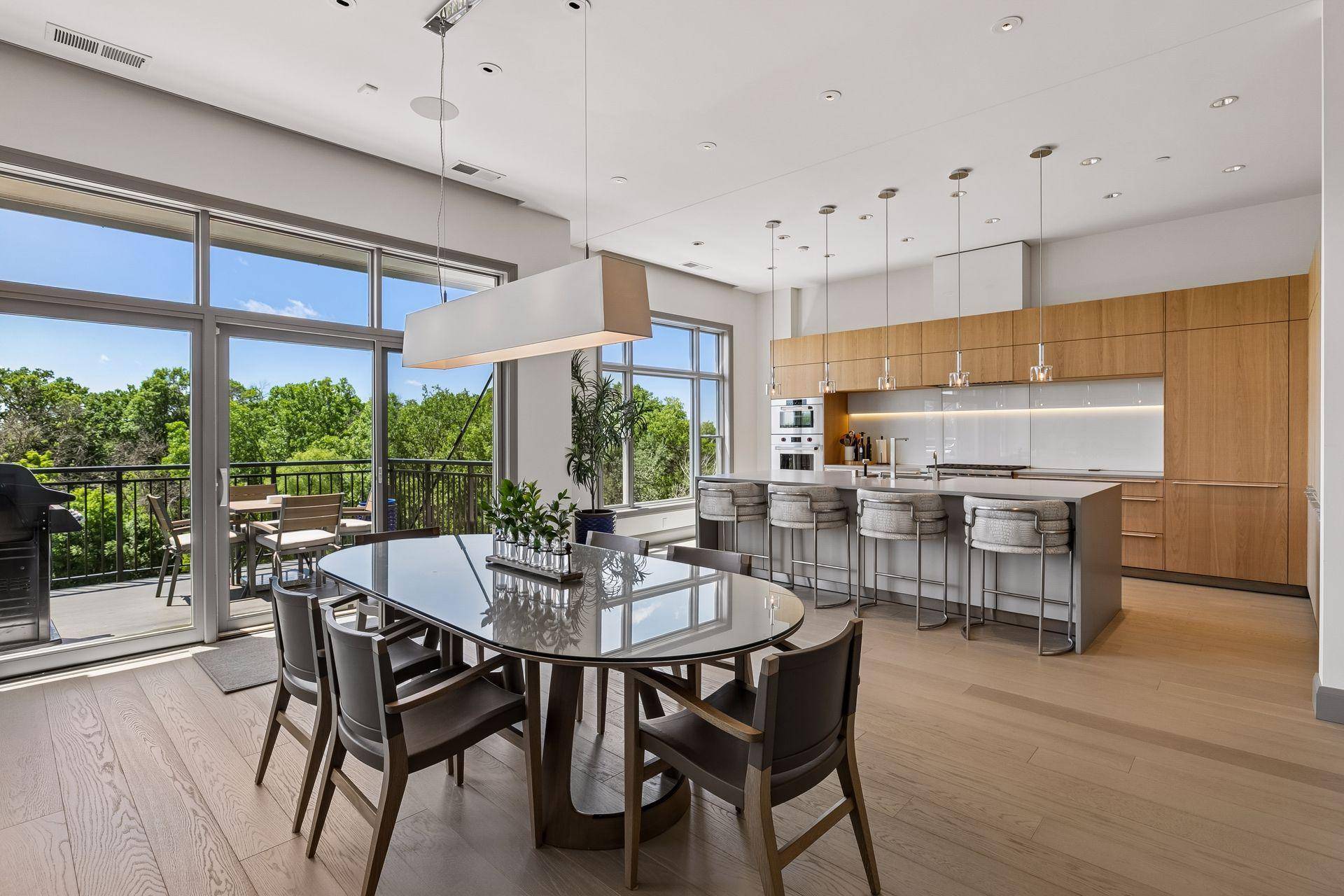935 Lake ST E #403, Wayzata, MN 55391